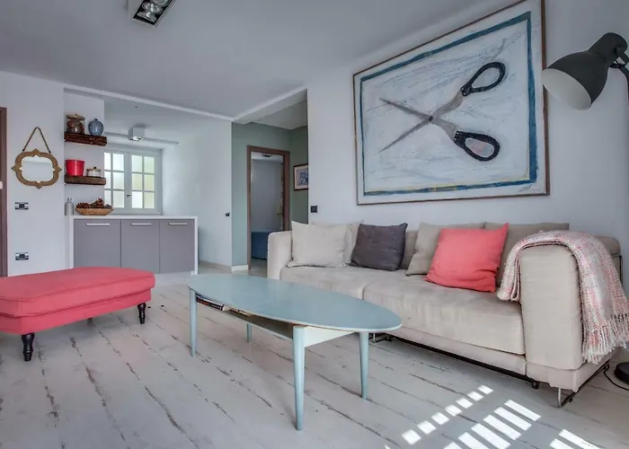 アパート Avitan アデヘ